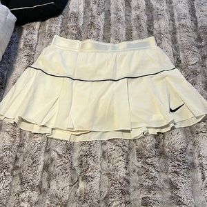 Nike tennis skirt drift size medium white